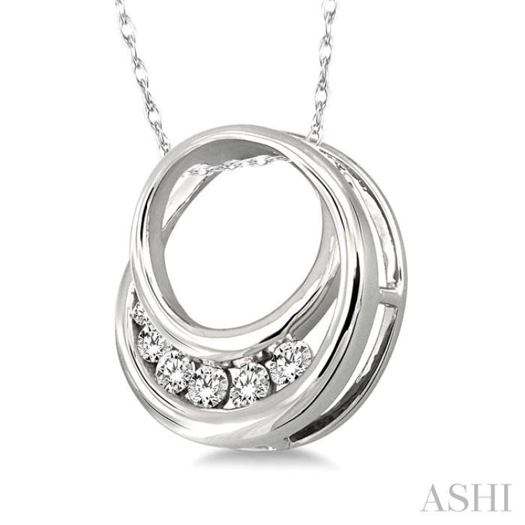 1/4 Ctw Diamond Journey Circle Pendant in 14K White Gold with Chain 1/4 Ctw Diamond Journey Circle Pendant in 14K White Gold with Chain