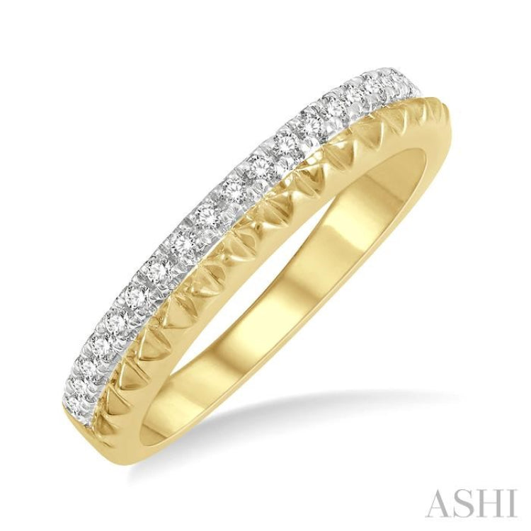 1/5 Ctw Pyramid Bead and Round Cut Diamond Wedding Band in 14K Yellow Gold 1/5 Ctw Pyramid Bead and Round Cut Diamond Wedding Band in 14K Yellow Gold