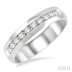 1/2 Ctw Niched Center Round Cut Diamond Men's Wedding Band in 14K White Gold 1/2 Ctw Niched Center Round Cut Diamond Men's Wedding Band in 14K White Gold