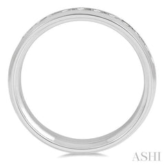 1/2 Ctw Niched Center Round Cut Diamond Men's Wedding Band in 14K White Gold 1/2 Ctw Niched Center Round Cut Diamond Men's Wedding Band in 14K White Gold