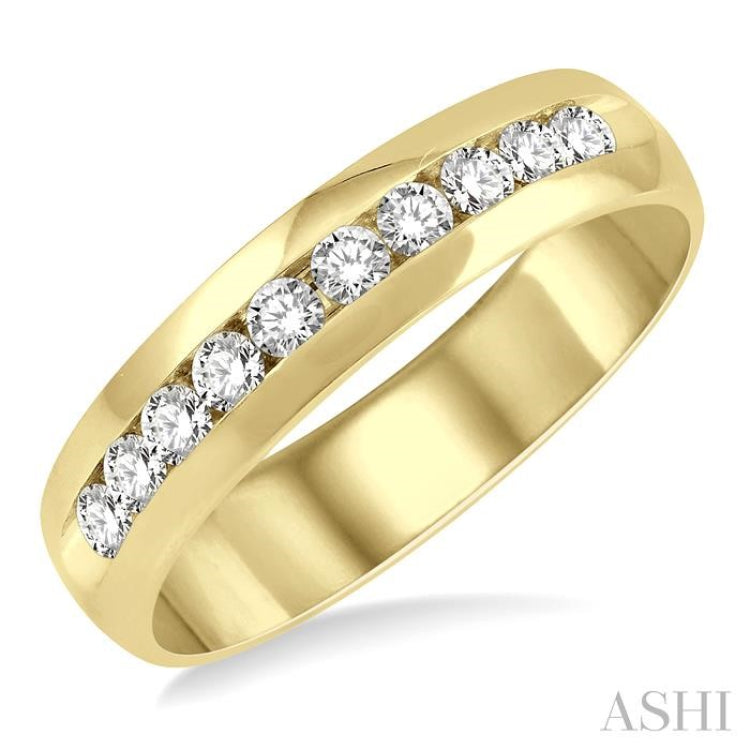 1/2 Ctw Niched Center Round Cut Diamond Men's Wedding Band in 14K Yellow Gold 1/2 Ctw Niched Center Round Cut Diamond Men's Wedding Band in 14K Yellow Gold