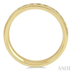 1/2 Ctw Niched Center Round Cut Diamond Men's Wedding Band in 14K Yellow Gold 1/2 Ctw Niched Center Round Cut Diamond Men's Wedding Band in 14K Yellow Gold
