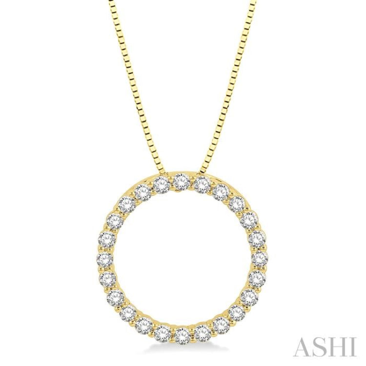 1/2 Ctw Circle of Love Round Cut Diamond Pendant With Chain in 14K Yellow Gold 1/2 Ctw Circle of Love Round Cut Diamond Pendant With Chain in 14K Yellow Gold