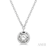 1/2 Ctw Round Cut Diamond Pendant With Chain in 14K White Gold
