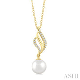 7 MM Conch Round Shape Cultured Pearl and 1/10 Ctw Conch Round Cut Diamond Fashion Pendant With Chain in 10K Yellow Gold