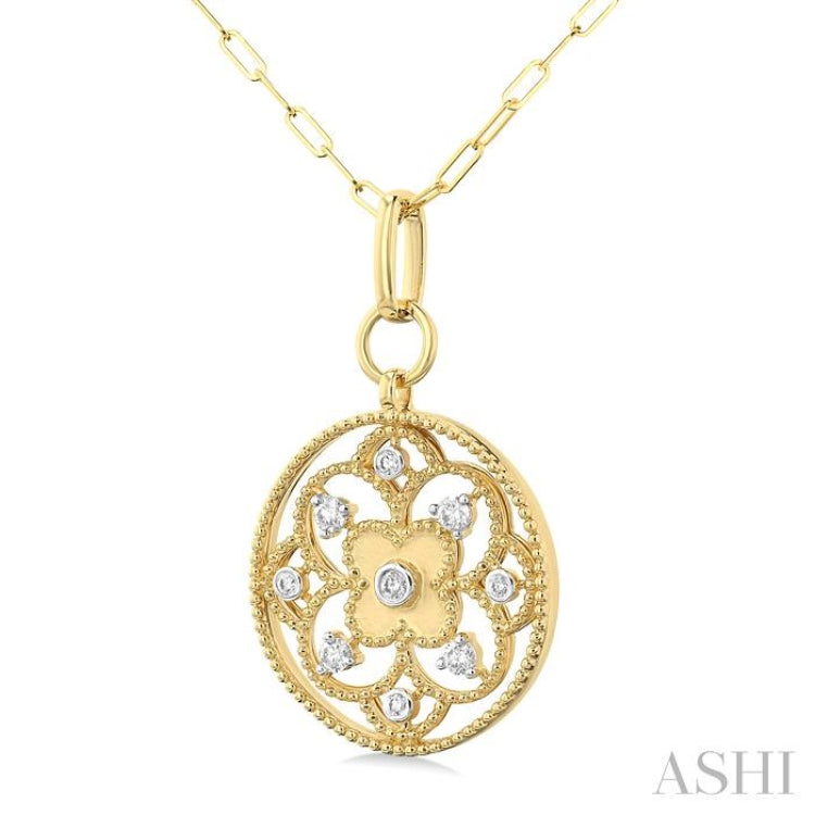 1/4 Ctw Circle Floral Carving Round Cut Diamond Fashion Pendant With Paperclip Chain in 14K Yellow Gold 1/4 Ctw Circle Floral Carving Round Cut Diamond Fashion Pendant With Paperclip Chain in 14K Yellow Gold