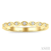1/10 Ctw Marquise Mount Link Round Cut Diamond Wedding Band in 14K Yellow Gold