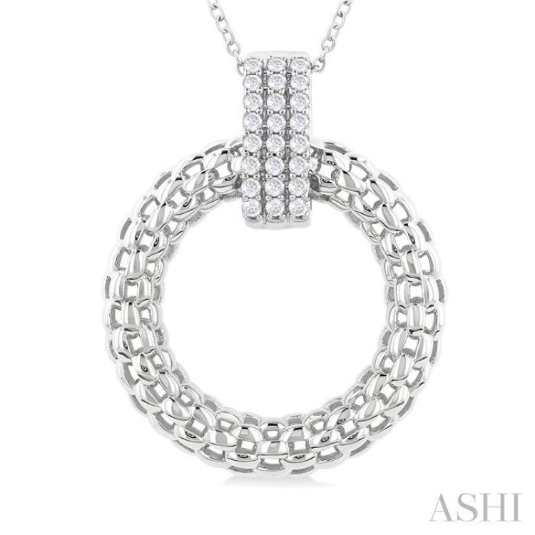 1/4 Ctw Bold Basket Weave Circle Round Cut Diamond Fashion Pendant With Chain in 14K White Gold 1/4 Ctw Bold Basket Weave Circle Round Cut Diamond Fashion Pendant With Chain in 14K White Gold