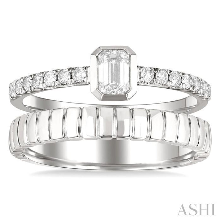 1/2 Ctw Split Twin Row Bezel Set Emerald and Round Cut Diamond Fashion Ring in 14K White Gold