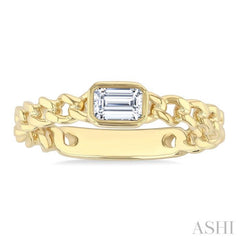 1/5 Ctw Bezel Set Emerald Cut Diamond Curb Link Fashion Ring in 14K Yellow Gold