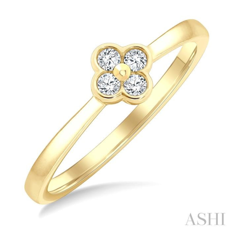 1/8 Ctw Clover Bezel Set Round Cut Diamond Petite Fashion Ring in 10K Yellow Gold