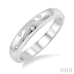 1/20 Ctw Round Cut Diamond Wedding band in Sterling Silver