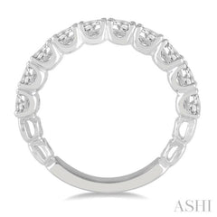 1 1/2 Ctw Lattice Round Cut Diamond Wedding Band in 14K White Gold