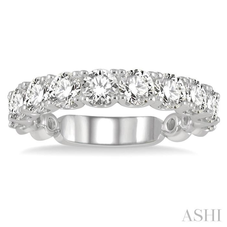 2 Ctw Lattice Round Cut Diamond Wedding Band in 14K White Gold