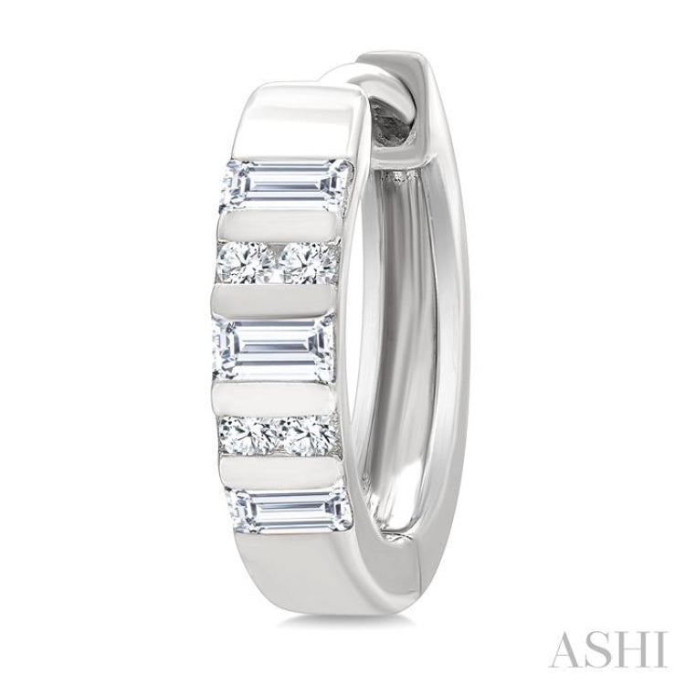 1/4 Ctw Ribbed Baguette and Round Cut Diamond Huggie Petite Earrings in 10K White Gold