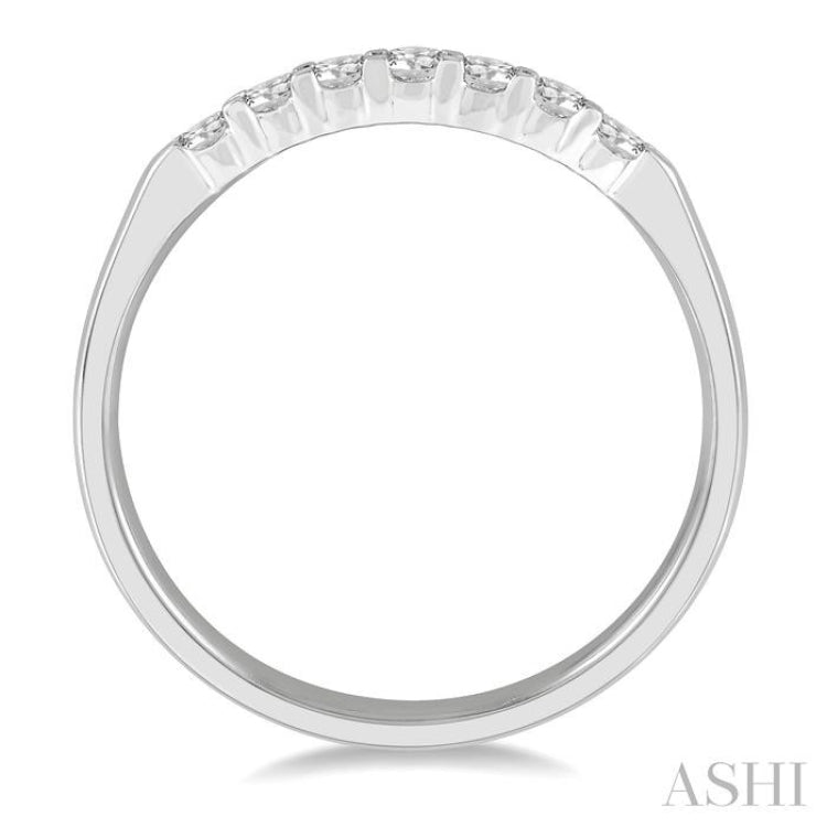 1/4 Ctw 7 Stone Round Cut Diamond Wedding Band in 14K White Gold
