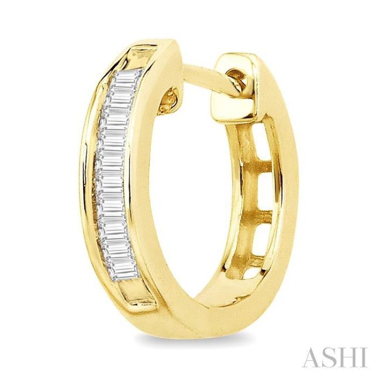 1/10 Ctw Baguette Cut Diamond Huggie Earrings in 10K Yellow Gold