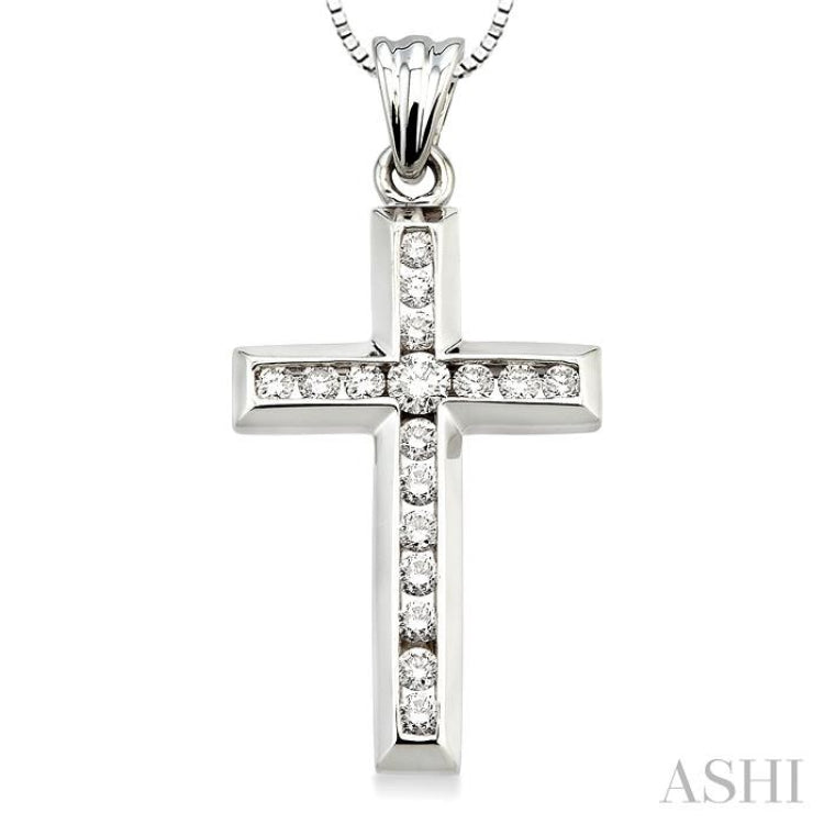 1/2 ctw Round Cut Diamond Cross Pendant in 14K White Gold with Chain