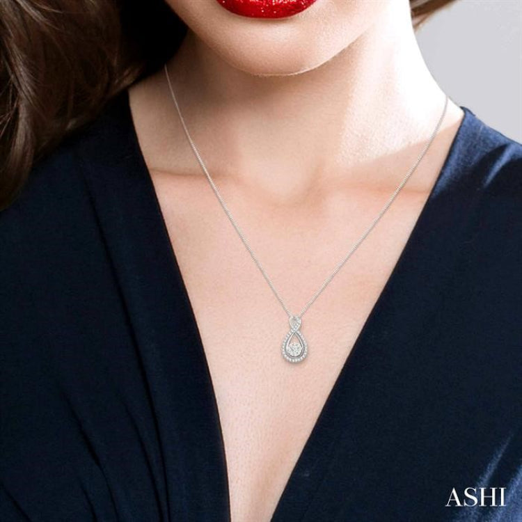 1/2 ctw Lovebright Round Cut Diamond Pendant in 14K White Gold with Chain