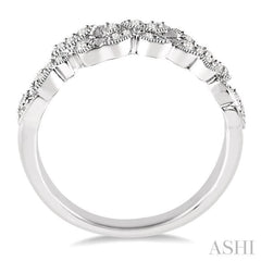 1/6 ctw Round Cut Diamond Wedding Band in 14K White Gold
