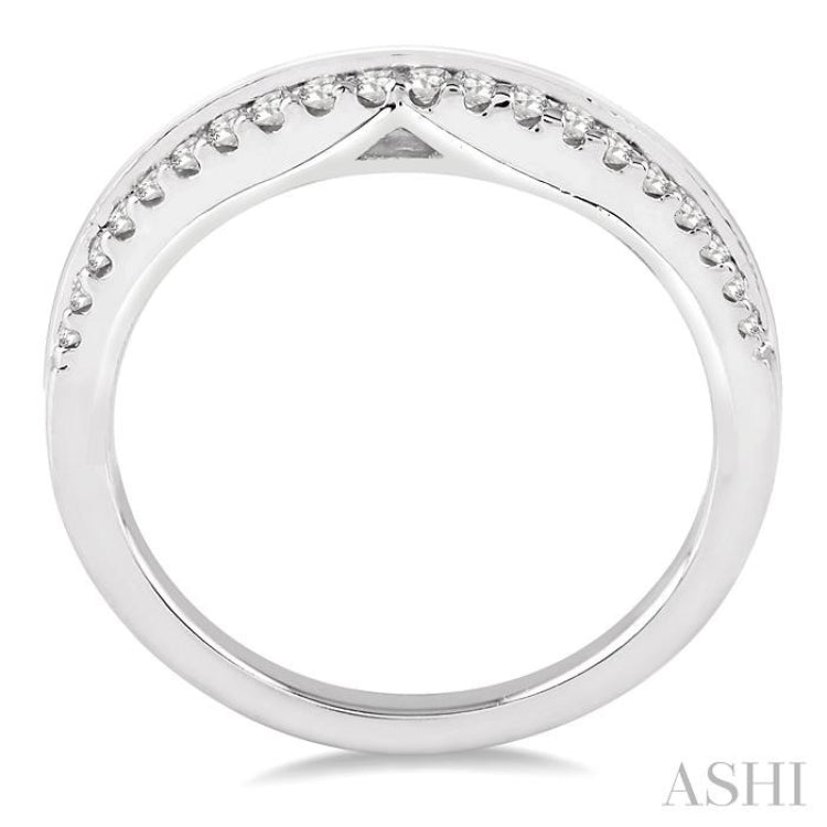 1/4 ctw Round Cut Diamond Wedding Band in 14K White Gold