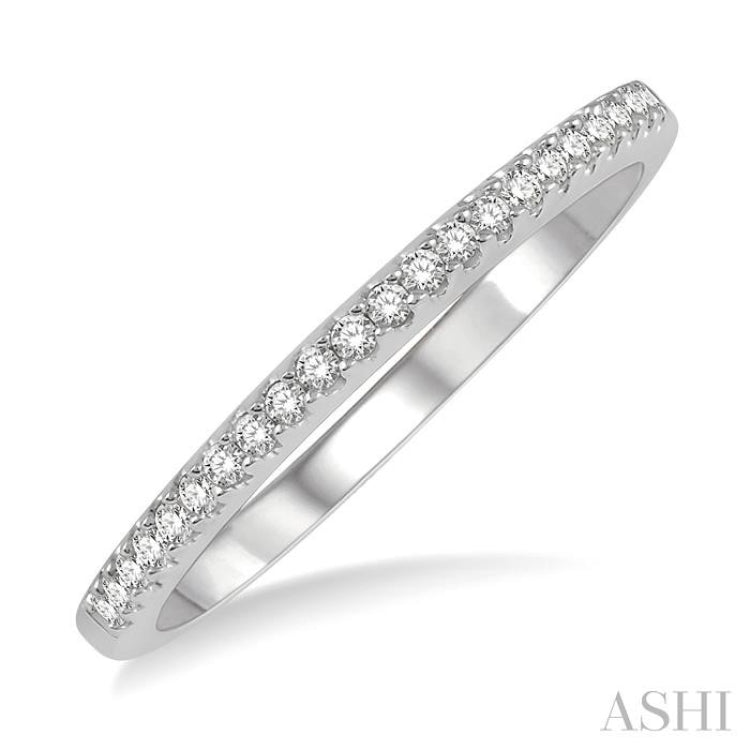 1/6 Ctw Round Cut Diamond Wedding Band in 14K White Gold