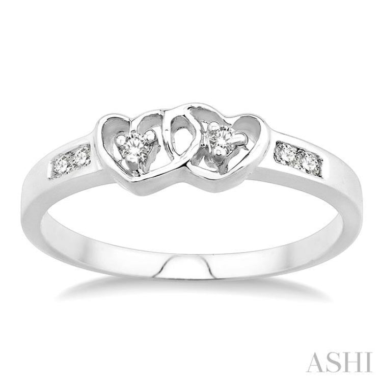 1/10 Ctw Round Cut Diamond Twin Heart Ring in Sterling Silver