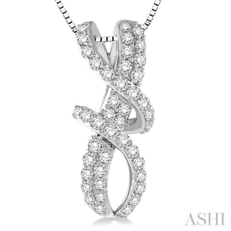 1/2 ctw Round Cut Diamond Pendant in 14K White Gold with Chain