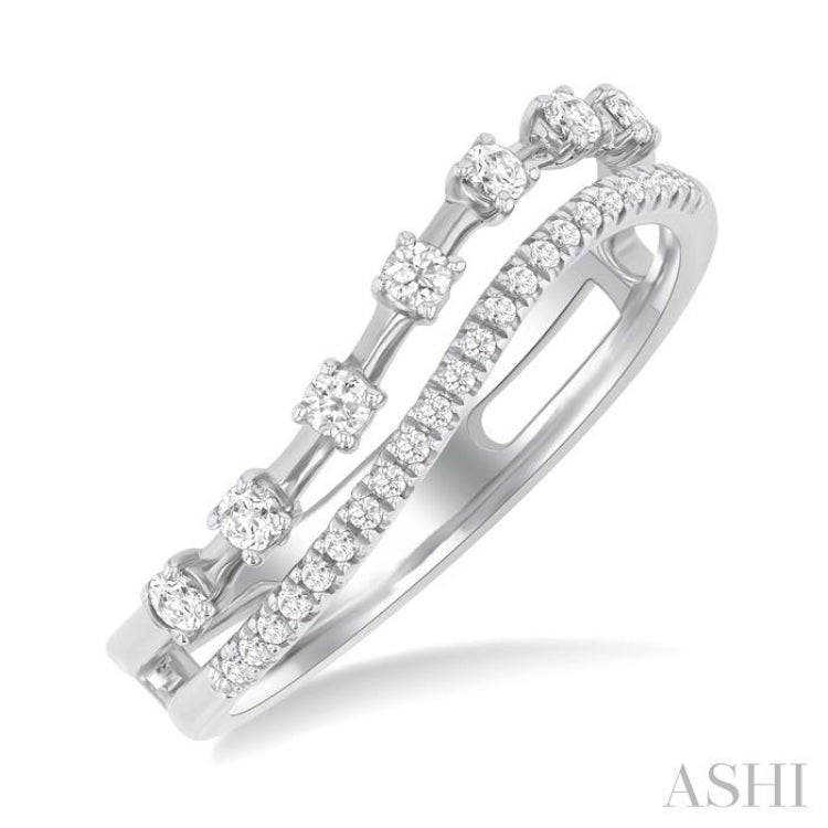 1/4 ctw Split Curved Twin Row Round Cut Diamond Fashion Band in 14K White Gold