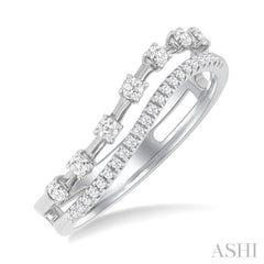 1/4 ctw Split Curved Twin Row Round Cut Diamond Fashion Band in 14K White Gold