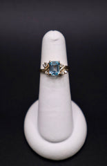 14k 6mm x 8mm Aquamarine Ring